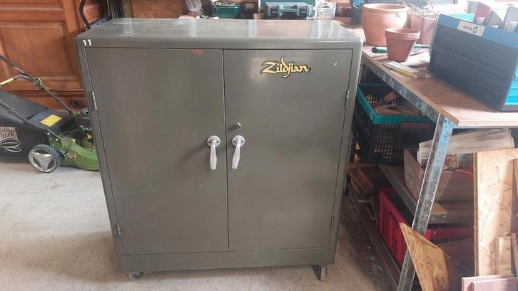 Vintage metalen kast, Huis en Inrichting, Kasten | Lockerkasten, Gebruikt, Ophalen