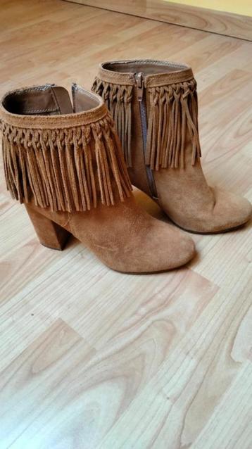 bottes en daim taille 38 River Island