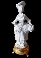 fijne bisquit "dame".op messing voetje, Antiquités & Art, Antiquités | Porcelaine, Enlèvement