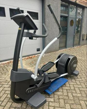 Technogym crosstrainer excite 700 als nieuw!! beschikbaar voor biedingen