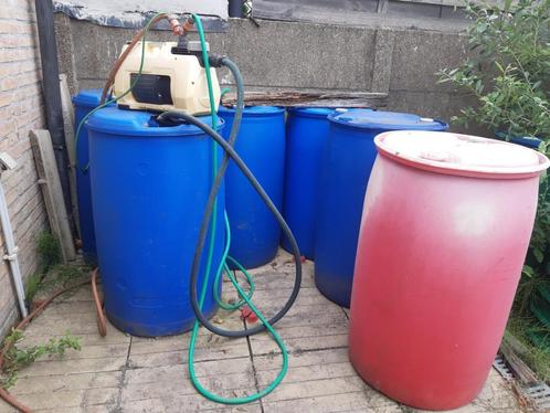 Laatste 5 blauwe tonnen van 200 l., Tuin en Terras, Regentonnen, Gebruikt, Kunststof, 150 liter of meer, Ophalen