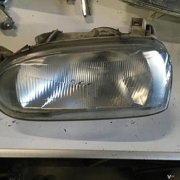 Vw Golf 3  1993 3 drs Koplamp Links of Rechts beschikbaar voor biedingen
