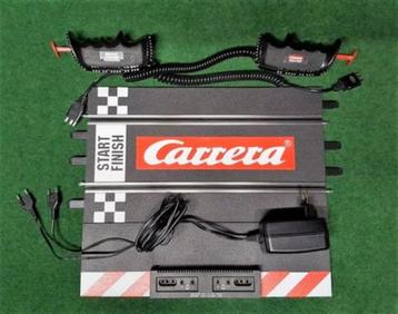 Carrera evolution: Startbaanstuk met transfo en 2 regelaars beschikbaar voor biedingen