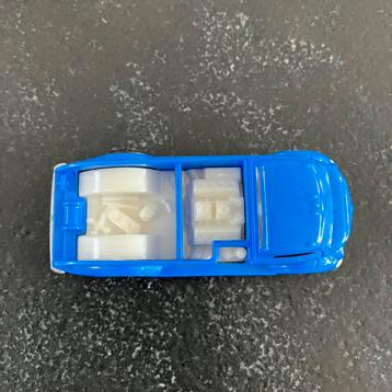 Blauw plastic autootje Die Cast beschikbaar voor biedingen
