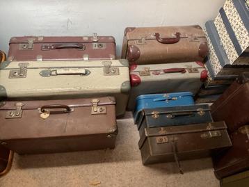 Oude vintage reiskoffers beschikbaar voor biedingen