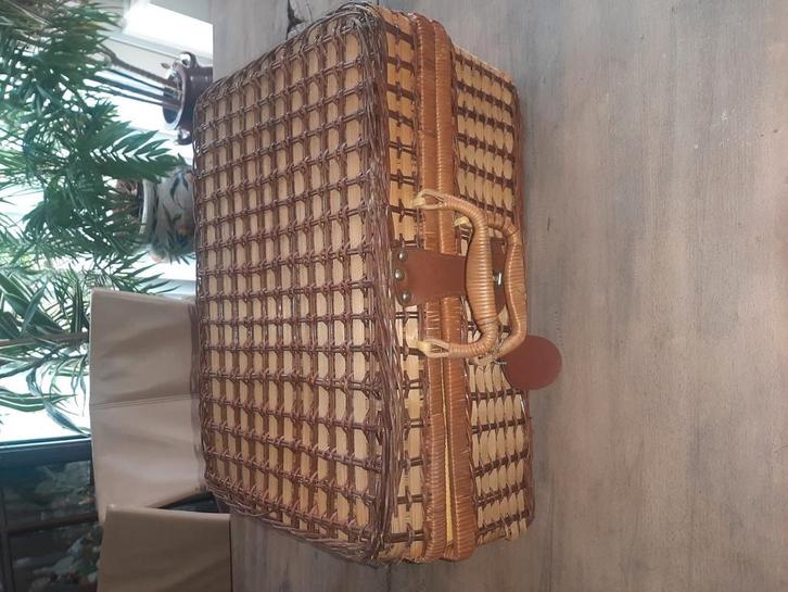 rieten picknick mand, Huis en Inrichting, Woonaccessoires | Kisten, Zo goed als nieuw, Ophalen