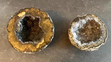 2 X GEODE   steen 10 euro per suk beschikbaar voor biedingen