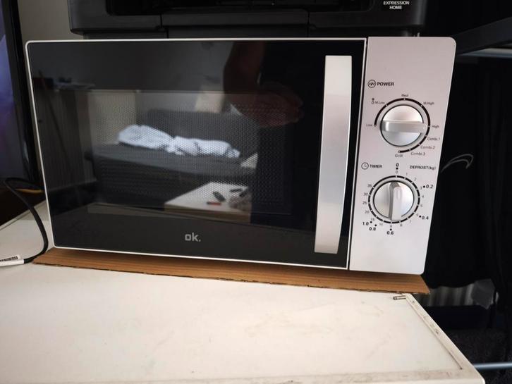Four à micro-ondes grill combiné, Elektronische apparatuur, Microgolfovens, Nieuw, Microgolfoven, Oven, Ophalen