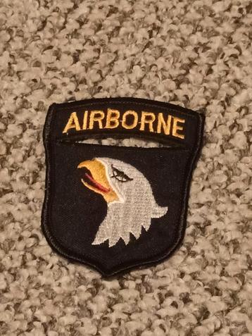 Militaire insigne van het Amerikaanse Airborne Militaria-leg beschikbaar voor biedingen
