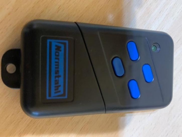 Télécommande NORMSTAHL réf : fhs10ns fréquence : 40,685 Mhz, Doe-het-zelf en Bouw, Rolluiken, Zo goed als nieuw, Ophalen of Verzenden