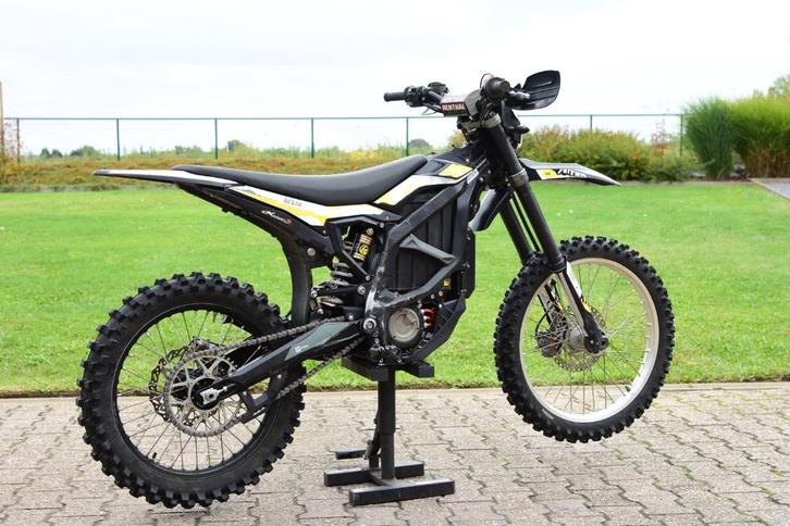 Surron Ultra Bee 2024 met papieren, Fietsen en Brommers, Brommers | Crossbrommers, Gebruikt, Overige merken, Ophalen