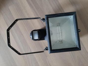HALOGEENLAMP MET SENSOR 500W beschikbaar voor biedingen