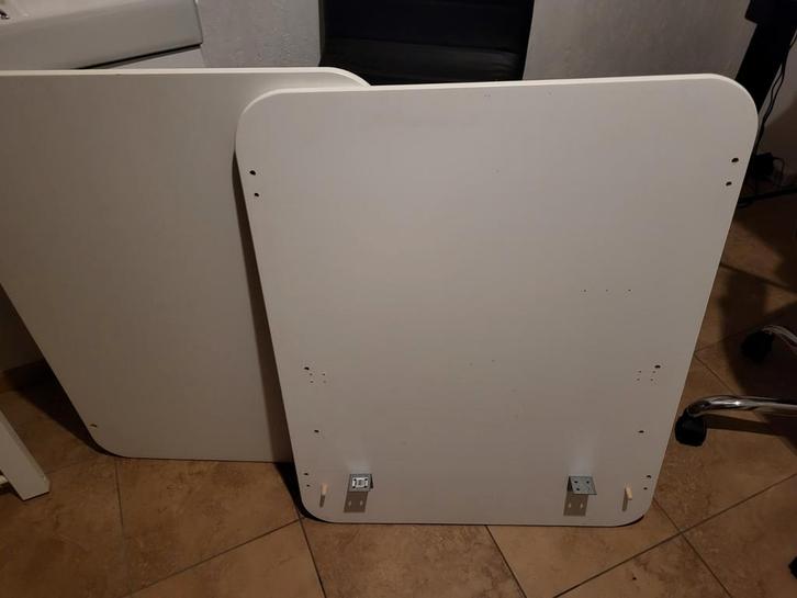 Baby bedje wit met bijna nieuw matrasje gedemonteerd, Kinderen en Baby's, Kinderkamer | Bedden, Zo goed als nieuw, Minder dan 140 cm