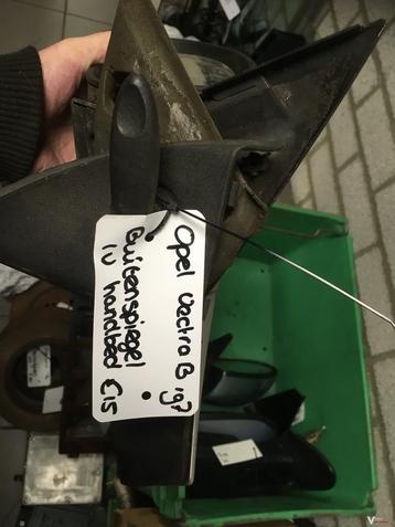 Opel vectra B 1999 spiegel handbediend links beschikbaar voor biedingen