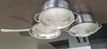 Set Nameta 2 inox kookpotten en 1 pan. Ook voor inductie., Inox, Enlèvement ou Envoi, Comme neuf, Plaque céramique