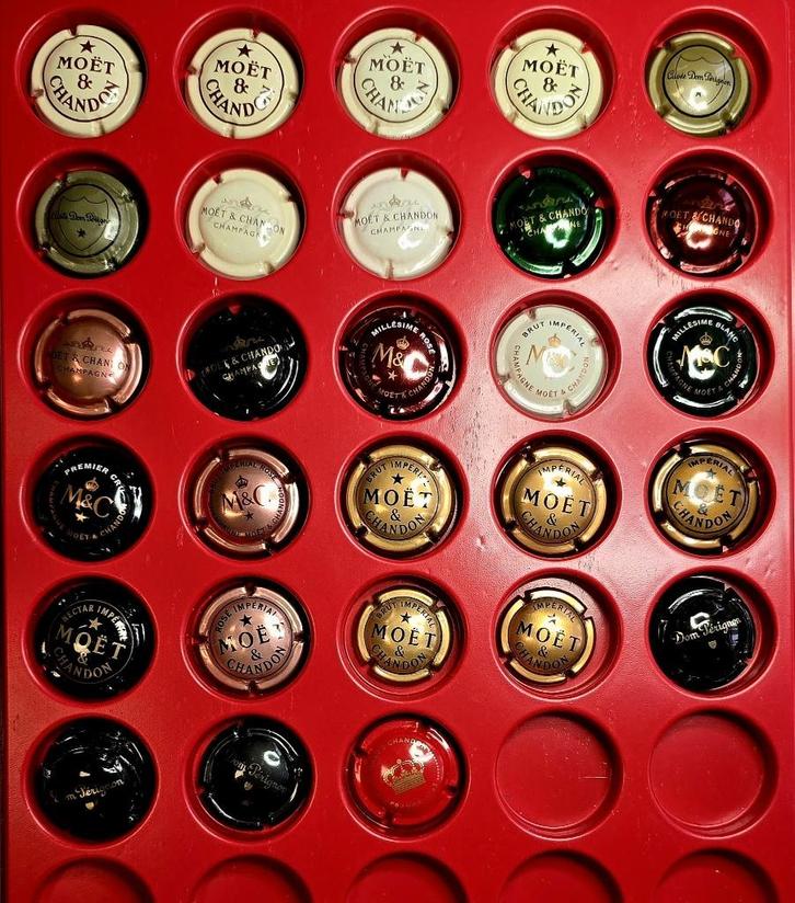 champagnecapsules Moet, Verzamelen, Complete verzamelingen en Collecties, Ophalen of Verzenden