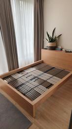 IKEA MALM Bed (incl lattenbodem) + Nachtkastje / 140x200 cm, Huis en Inrichting, Slaapkamer | Bedden, Ophalen, Gebruikt
