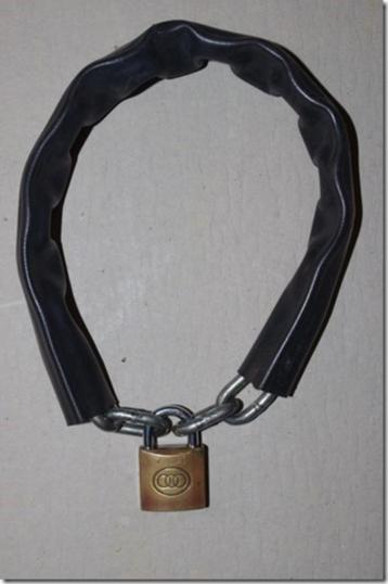 Ketting met hangslot beschikbaar voor biedingen