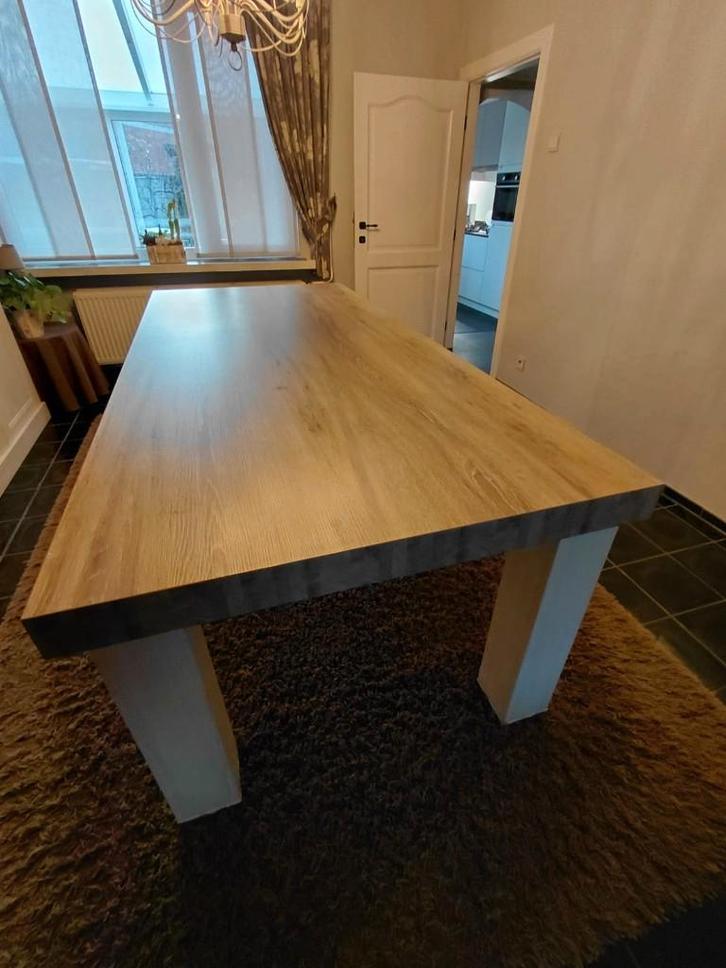 Table à manger avec plateau gris et structure blanche, Maison & Meubles, Tables | Tables à manger, Utilisé, 100 à 150 cm, 200 cm ou plus