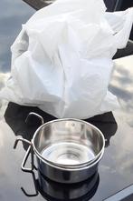 Drinkfontein, inox & plastiek eetpotjes, Ophalen of Verzenden, Gebruikt, Kooi-accessoires
