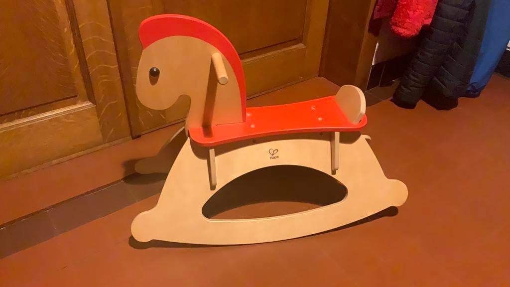 Schommelpaard Hape, Kinderen en Baby's, Speelgoed | Houten speelgoed, Zo goed als nieuw, Ophalen