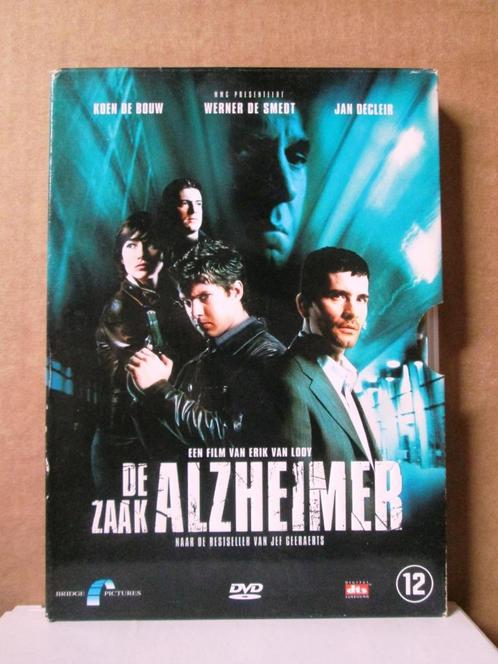 De Zaak Alzheimer (2003) Koen De Bouw – Werner De Smedt, CD & DVD, DVD | Néerlandophone, Comme neuf, Film, Thriller, À partir de 12 ans