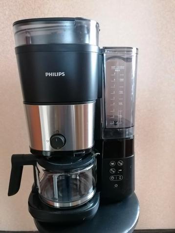 Koffiezetapparaat met koffie bonen  beschikbaar voor biedingen
