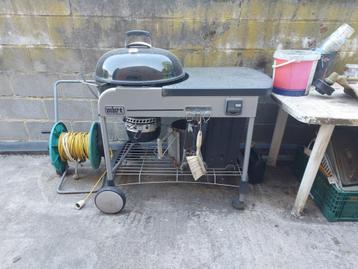 Performer Premium houtskoolbarbecue, Ophalen, Zo goed als nieuw, Weber, Met accessoires