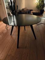 Ronde zwarte eettafel, Ophalen