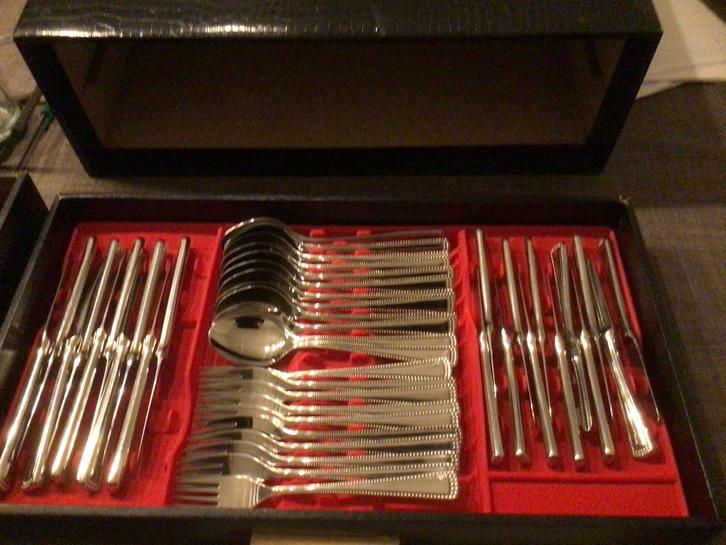 Solingen bestek in koffer - 66 stuks (10p), Huis en Inrichting, Keuken | Bestek, Gebruikt, Bestekset, Inox of Chroom, Vaatwasserbestendig