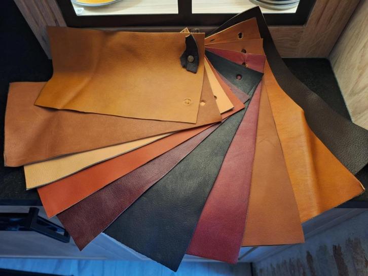 Leder Van het Italiaans designer merk Mobil Girgi, Verzamelen, Retro, Huis en Inrichting, Ophalen