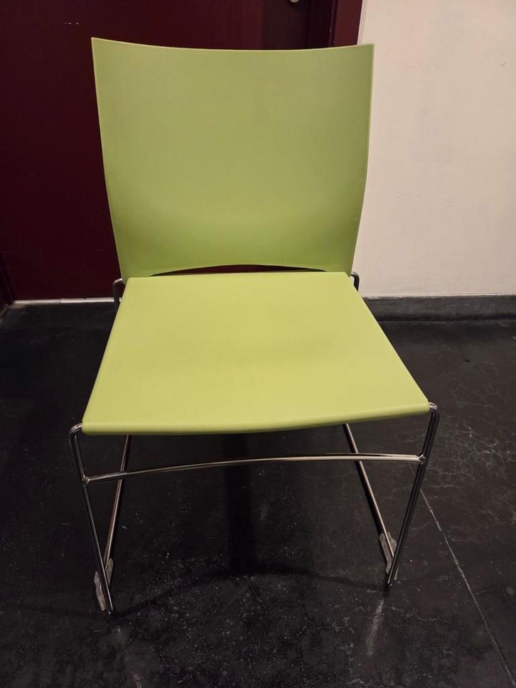 Stapelbare stoelen in polypropyleen schaal, Huis en Inrichting, Stoelen, Ophalen