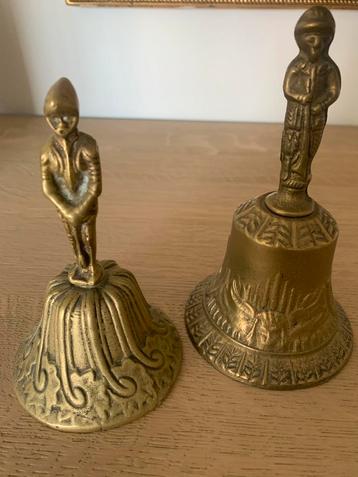 Set bronzen tafelbellen met soldaten beschikbaar voor biedingen