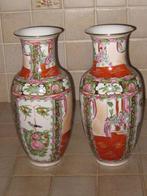 2 vases en porcelaine chinoise, Antiquités & Art, Enlèvement ou Envoi