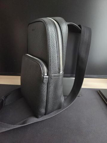 Boss tas (leer) beschikbaar voor biedingen