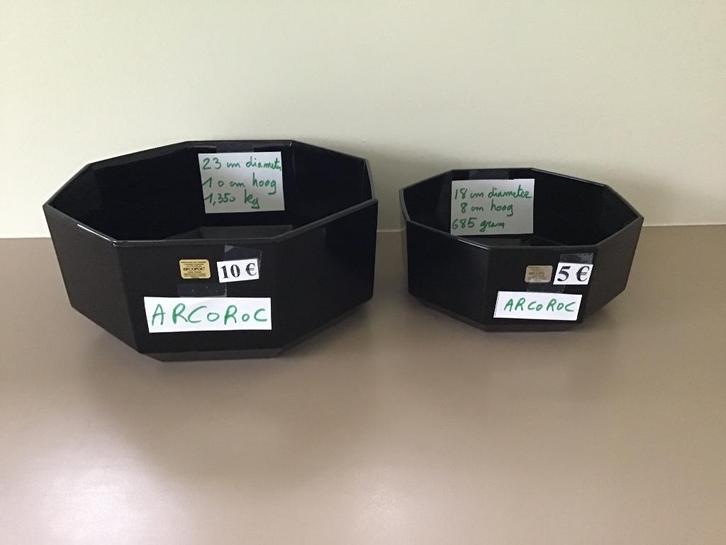 2 mooie zwarte Arcoroc schalen, Huis en Inrichting, Keuken | Servies, Zo goed als nieuw, Bord(en), Glas, Ophalen of Verzenden