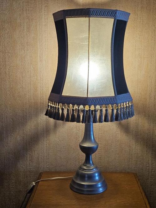 mooie oude tafellamp met varkensblaas, Huis en Inrichting, Lampen | Tafellampen, Stof, Ophalen