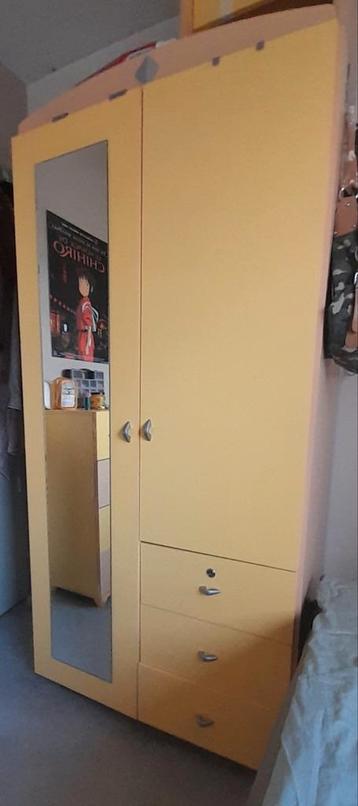 Armoire 2portes et 3tirois  beschikbaar voor biedingen