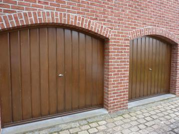 2 portes de garage en bois franc Afzelia Doussié, accessoire disponible aux enchères