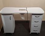 manicure tafel, nageltafel, tafel voor nagelsalon., Ophalen