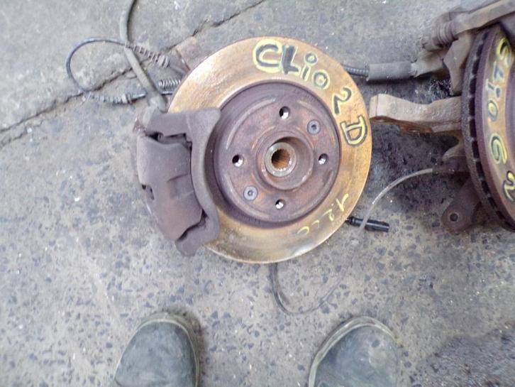 Moyeu avant droit Renault Clio 2 Campus 1.2i 55kw LP/14255, Autos : Pièces & Accessoires, Suspension & Châssis, Renault, Utilisé