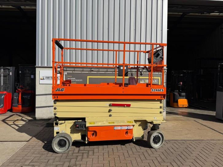 VS-22372 Schaarlift hoogwerker JLG 3246ES 11.680mm bj2018, Zakelijke goederen, Machines en Bouw | Liften, Steigers en Ladders