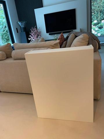 Witte ophangkast te koop beschikbaar voor biedingen