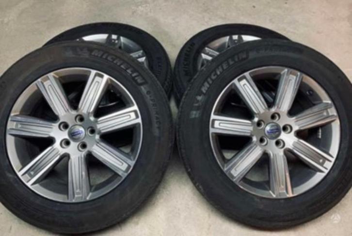Auto-onderdelen, Auto-onderdelen, Banden en Velgen, Banden en Velgen, Zomerbanden, 18 inch, 235 mm, Terreinwagen, Gebruikt, Ophalen of Verzenden