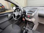 Toyota Aygo 1.0-12V Comfort Navigator | Airco | Elektrische, Auto's, Voorwielaandrijving, Stof, 103 g/km, Zwart