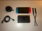 Nintendo Switch (XAJ7001), Enlèvement, Avec 2 manettes, Switch Original