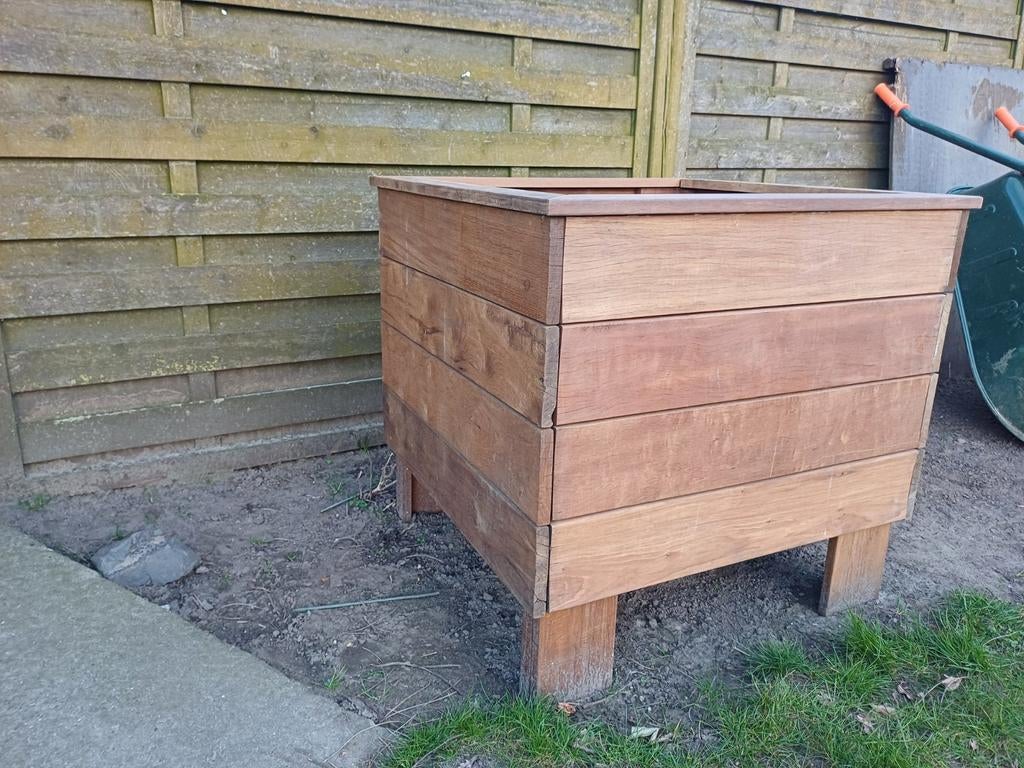 Bloemenbak., Ophalen