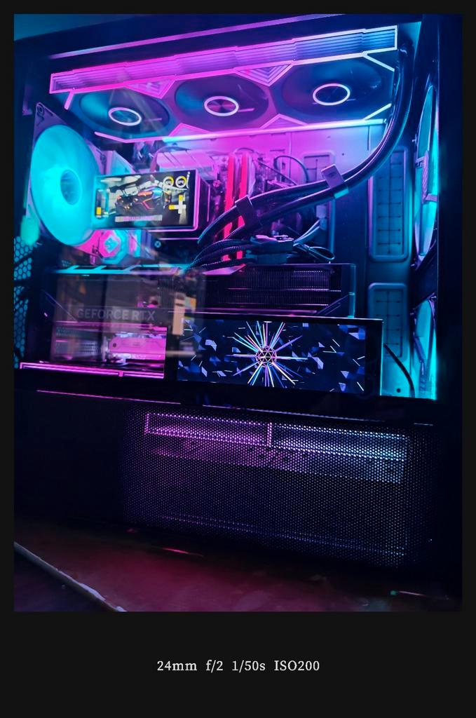 Vends ou échange setup gamer complet 3000€ FERME, Informatique & Logiciels, Ordinateurs de bureau, Comme neuf, 4 Ghz ou plus, SSD