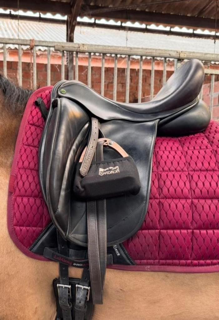 Dressuurzadel Hulsebos, Dieren en Toebehoren, Paarden en Pony's | Zadels, Gebruikt, Ophalen