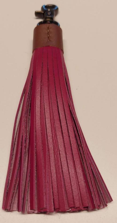 flosje aubergine/bruin -leder-leuk accessoire voor je tassen, Handtassen en Accessoires, Overige Accessoires, Nieuw, Ophalen of Verzenden